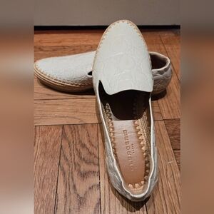 NWOT Robert Clergerie Size 38 Off White Croc Embossed Leather Slip-On Shoes